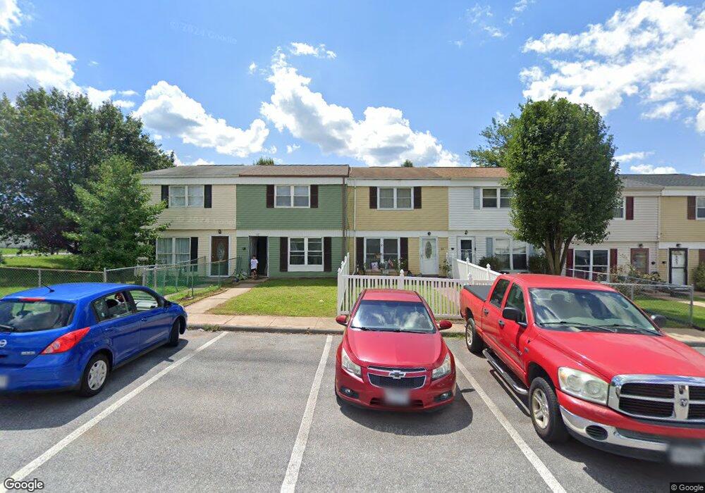 402 Red Tulip Ct, Taneytown, MD 21787 - photo 1