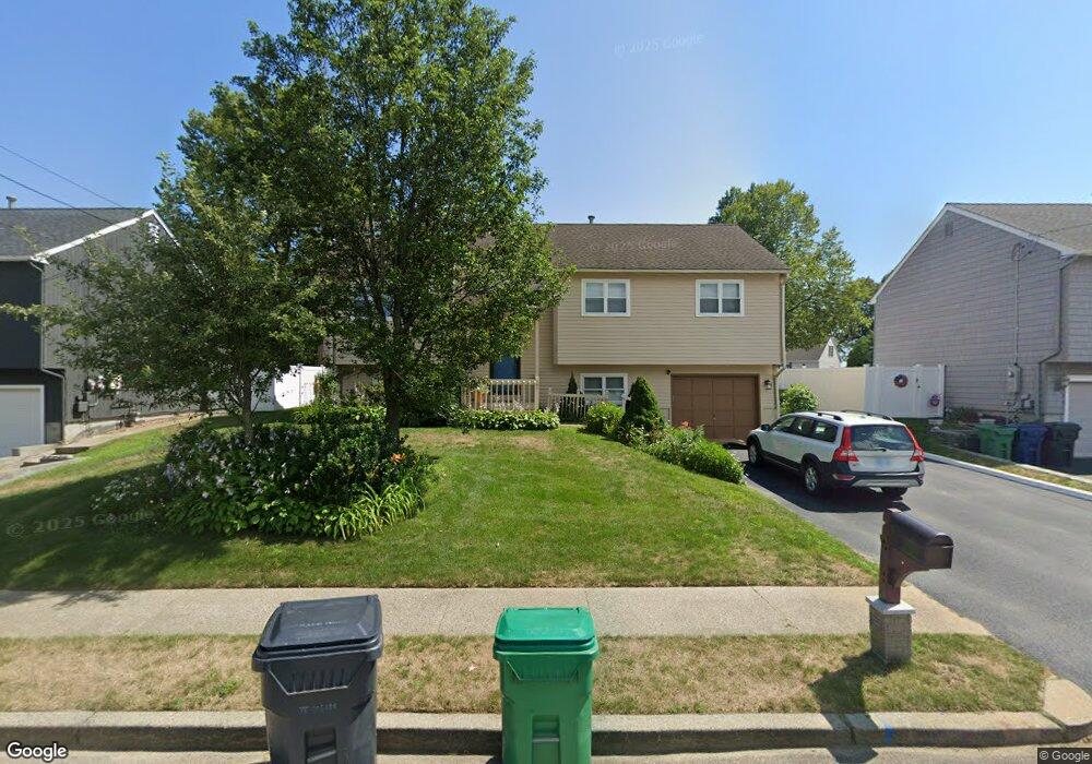 38 Sarah Ln, Warwick, RI 02889 - photo 1