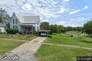 702 N 4th St, Edina, MO 63537