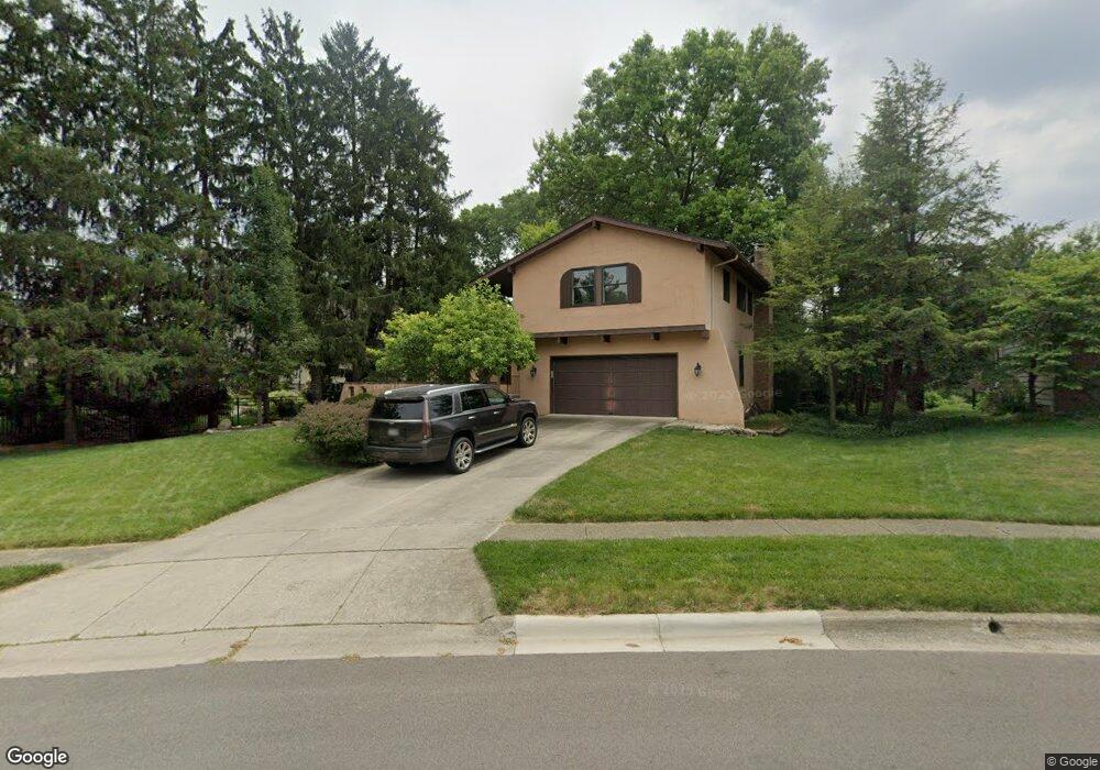 879 Clayton Dr, Worthington, OH 43085 - photo 1