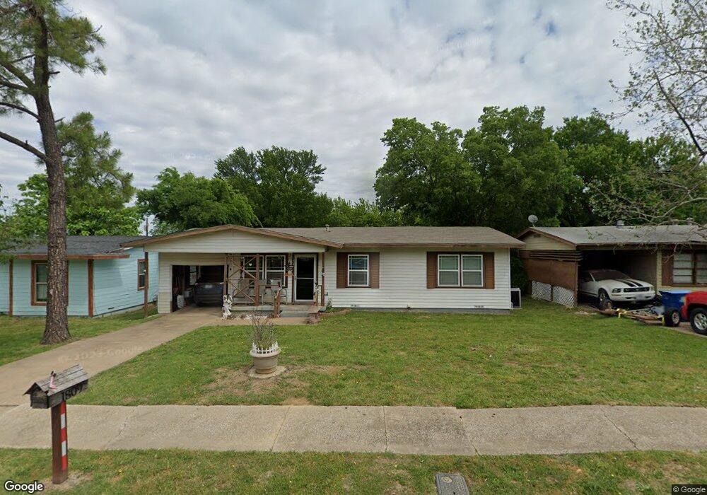 1809 Ridgewood Rd, Denison, TX 75020 - photo 1