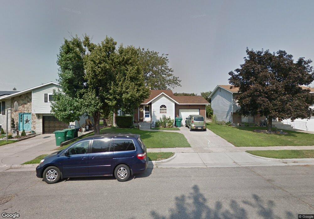 1085 N 250 W, Layton, UT 84041 - photo 1