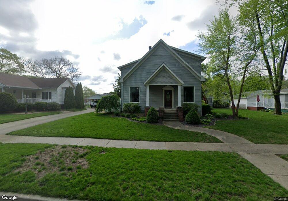 612 College Ave, Lincoln, IL 62656 - photo 1