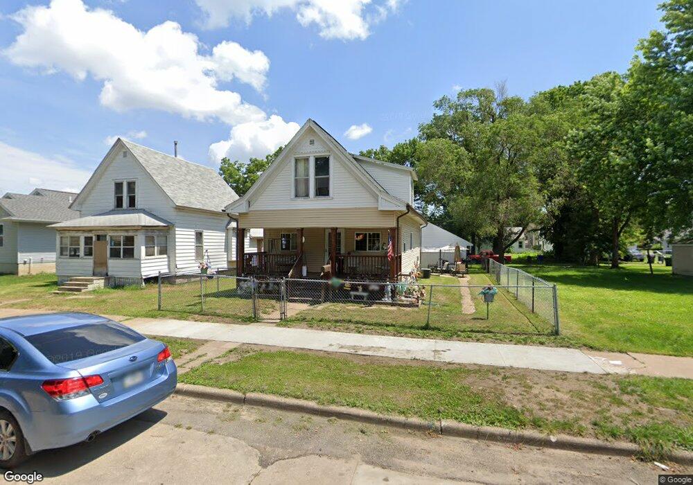 1209 N St SW, Cedar Rapids, IA 52404 - photo 1