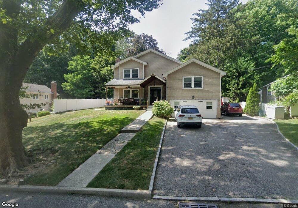 8 Sycamore Rd, Glen Cove, NY 11542 - photo 1
