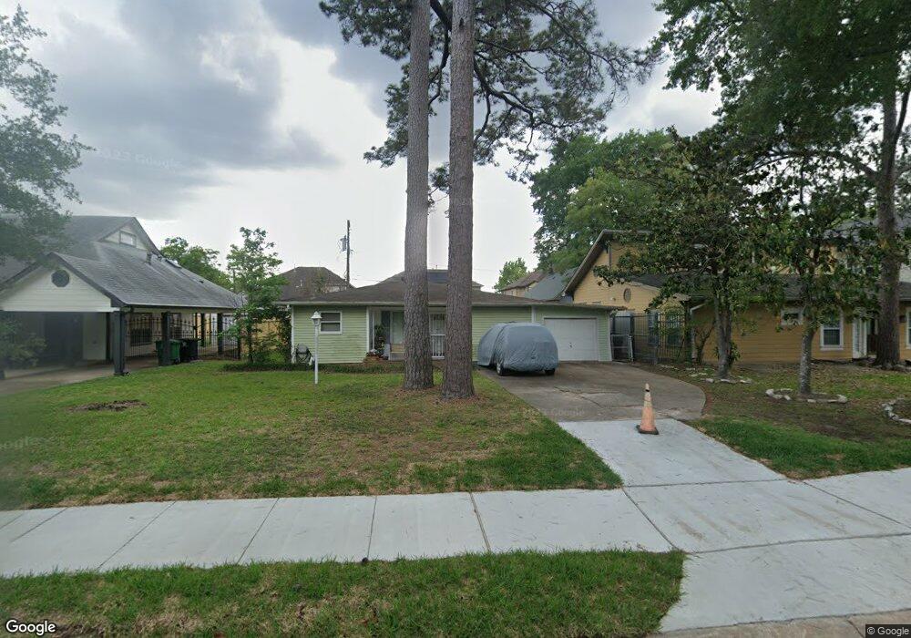 1227 Chamboard Ln, Houston, TX 77018 - photo 1