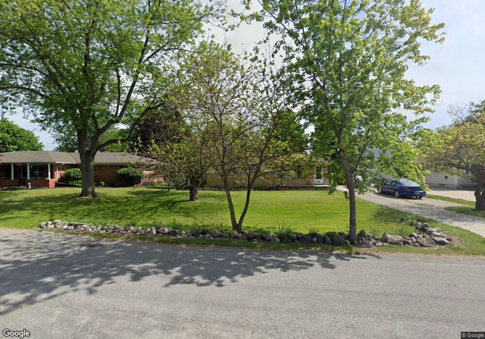 2023 Maplecrest Dr, Carleton, MI 48117 - photo 1