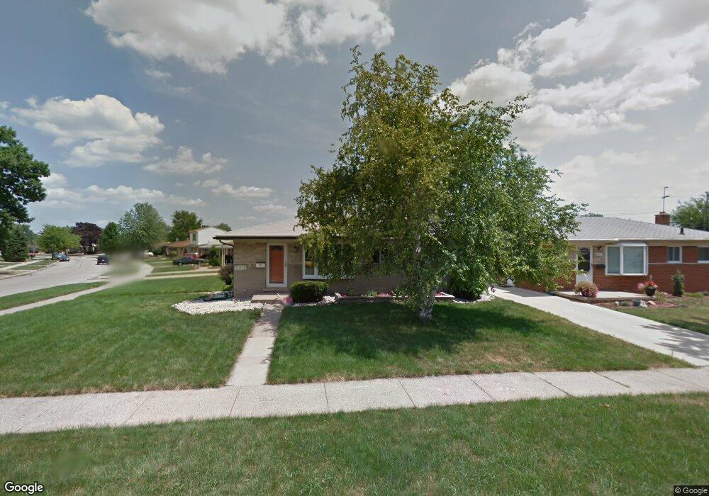 30172 Dolphin St, Roseville, MI 48066 - photo 1