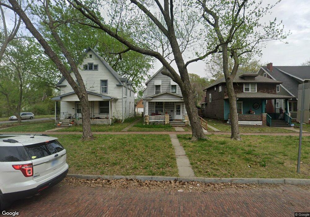 304 SW Clay St, Topeka, KS 66606 - photo 1