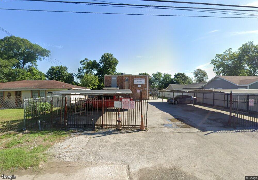 6631 Fairway Dr unit 5, Houston, TX 77087 - photo 1