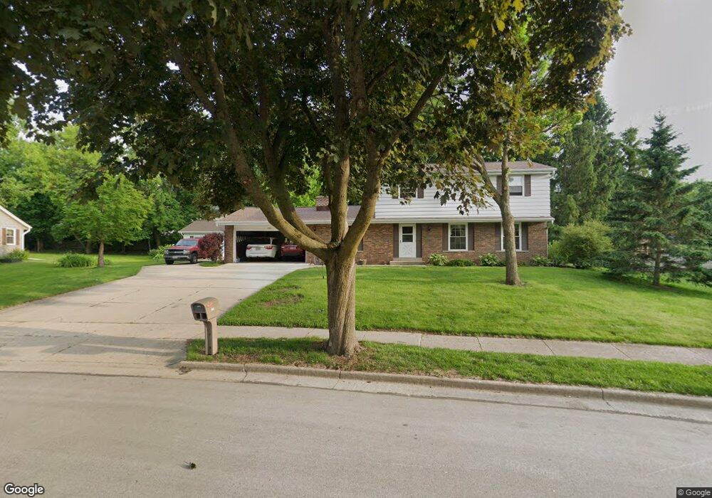 1909 Laura Ln, Waukesha, WI 53186 - photo 1