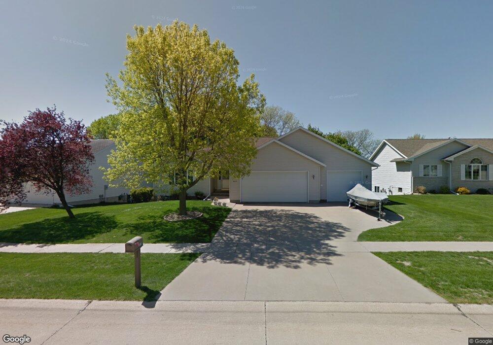 2628 31st St SW, Cedar Rapids, IA 52404 - photo 1