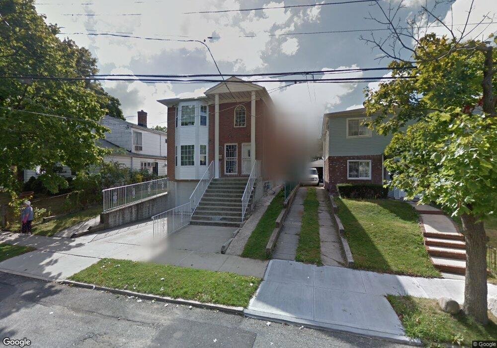 25520 58th Ave, Little Neck, NY 11362 - photo 1