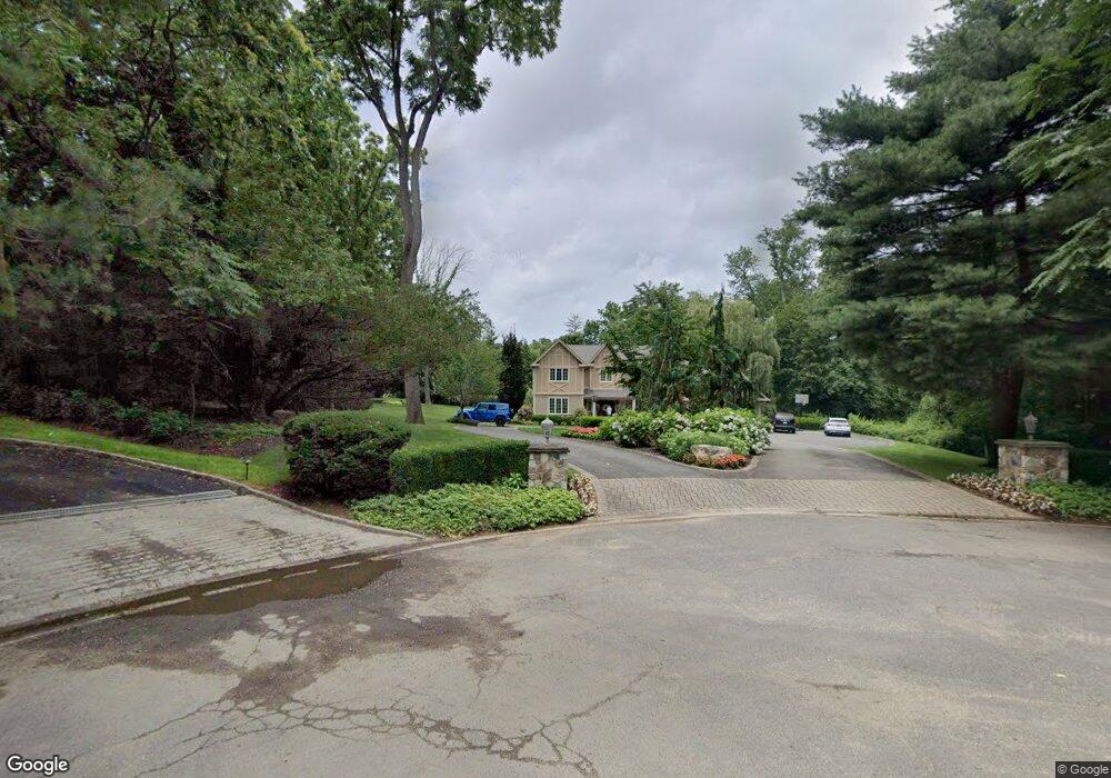 5 Woodhollow Ln, Glen Head, NY 11545 - photo 1