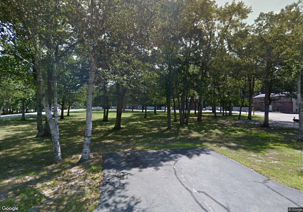 Pagewood Oval Apartments, Litchfield, NH 03052 - photo 1