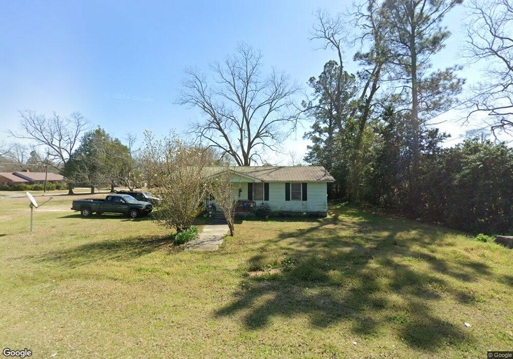 315 Cedar Ave, Claxton, GA 30417 - photo 1