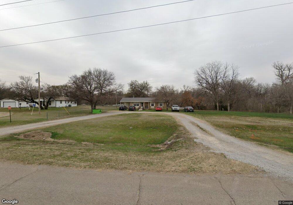 18514 NW Cache Rd, Cache, OK 73527 - photo 1