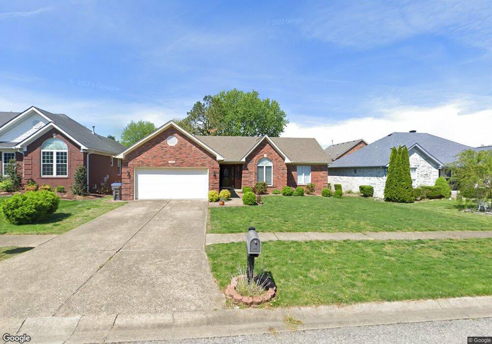 7310 Apple Mill Dr, Louisville, KY 40228 - photo 1