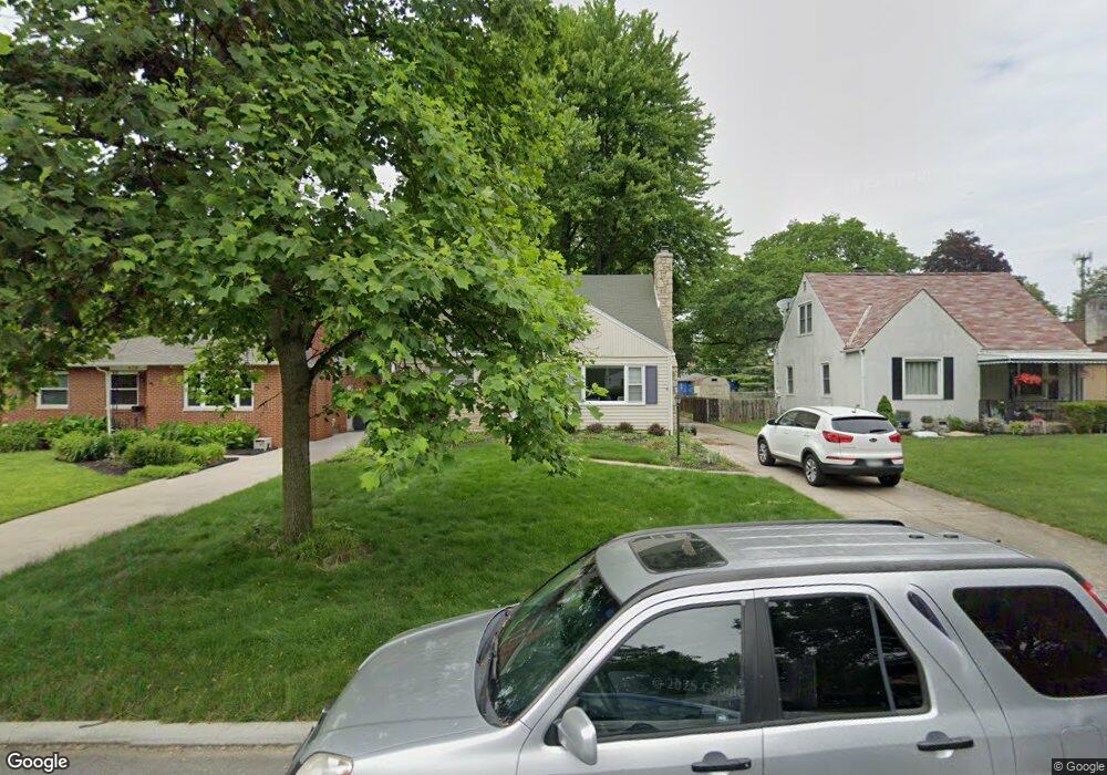 686 E Dominion Blvd, Columbus, OH 43214 - photo 1