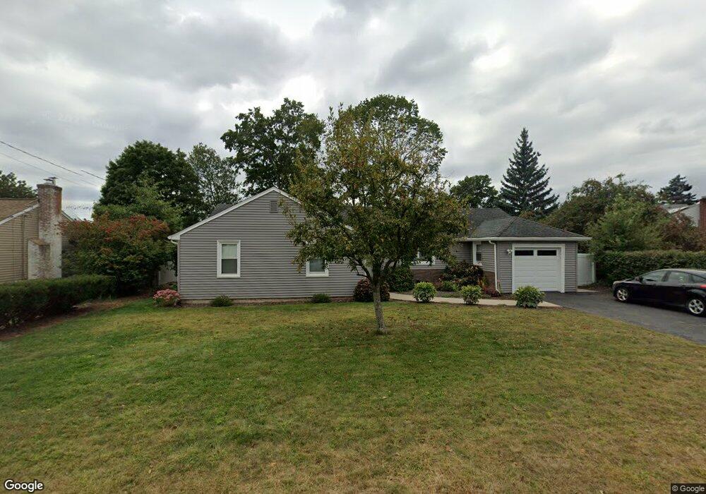 5 Clover Dr, West Hartford, CT 06110 - photo 1