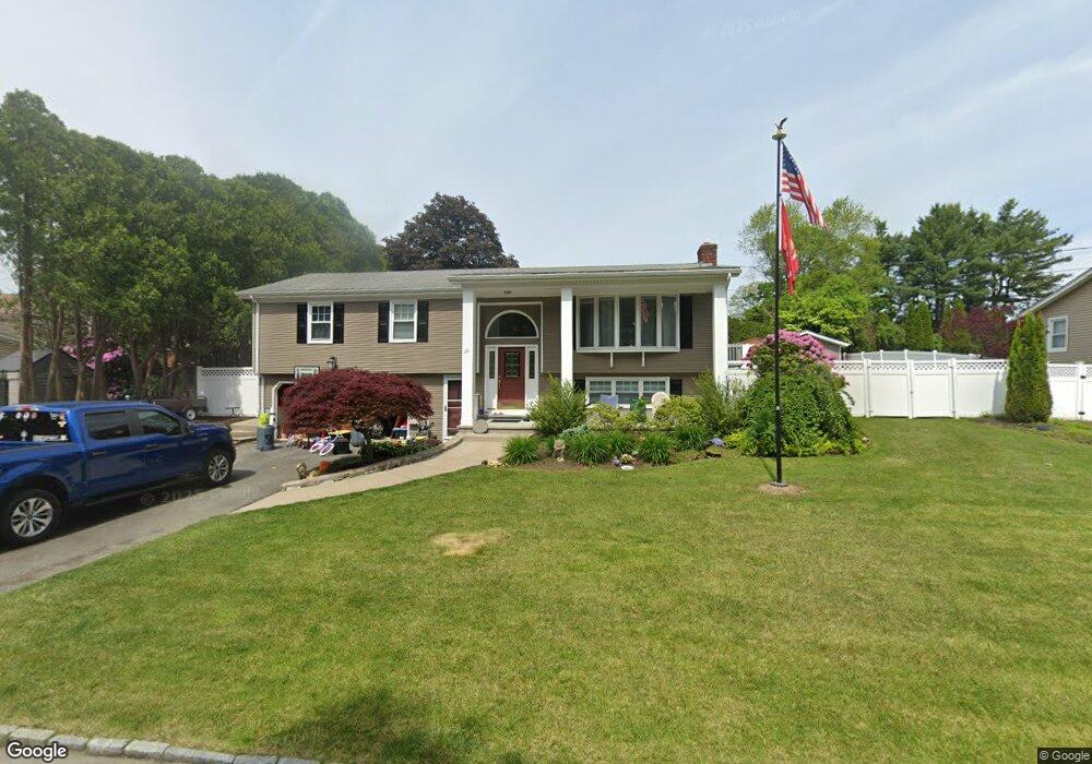 28 Roger Williams Dr, Greenville, RI 02828 - photo 1