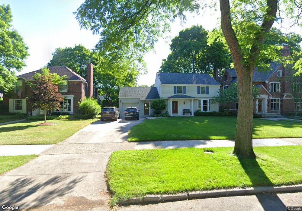 818 Whittier Rd, Grosse Pointe Park, MI 48230 - photo 1