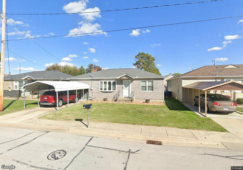 402 N Donk Ave, Maryville, IL 62062 - photo 1