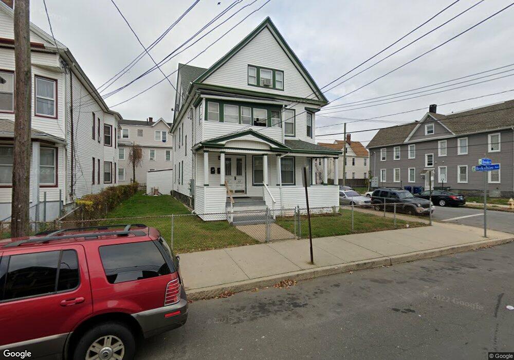 527 Brooks St unit 529, Bridgeport, CT 06608 - photo 1