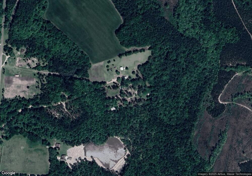 560 Wallace Parker Dr, Claxton, GA 30417 - photo 1