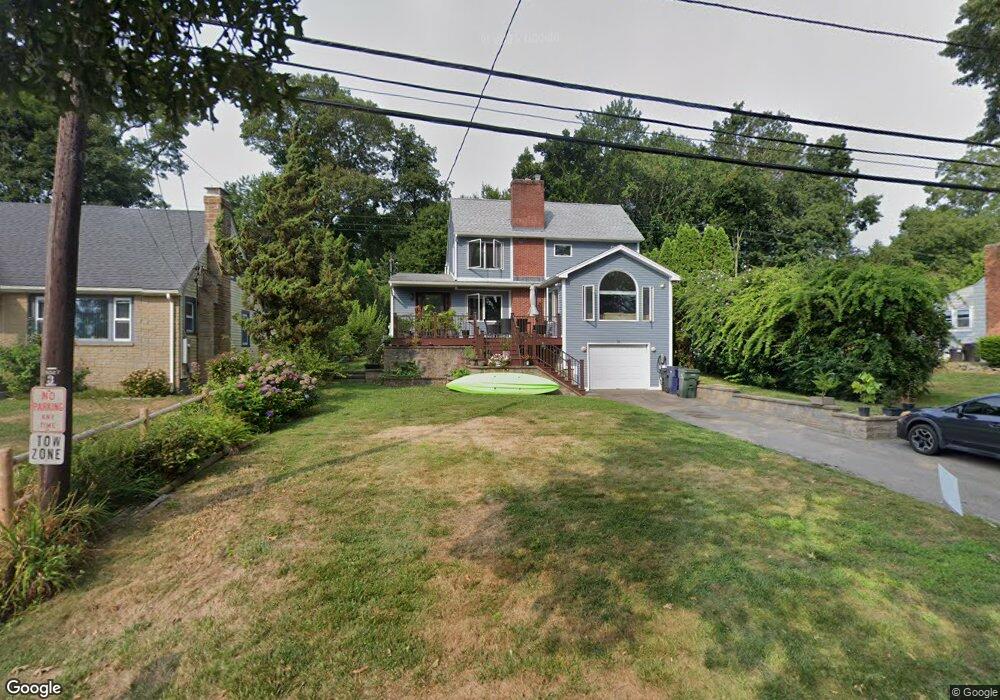 33 Lorelei Dr, Saunderstown, RI 02874 - photo 1