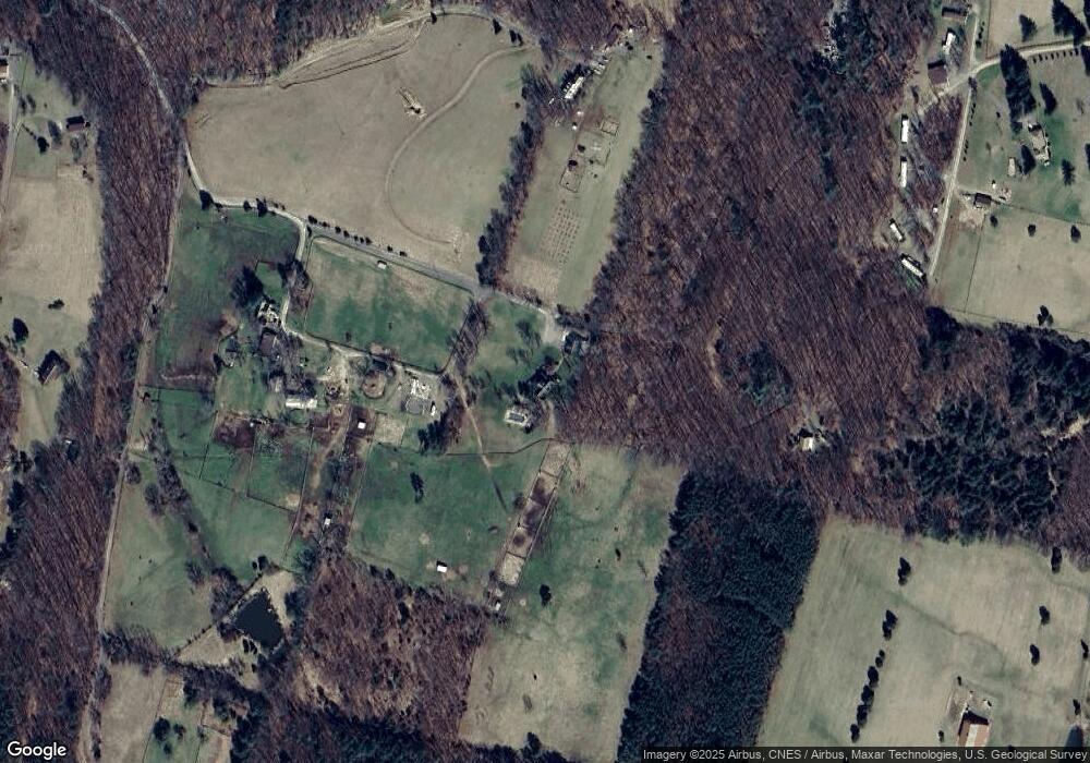 688 Preston Unger Ln, Berkeley Springs, WV 25411 - photo 1