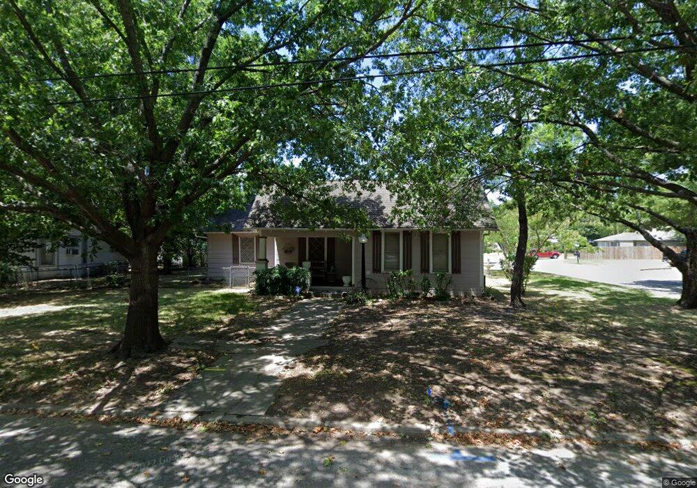 1125 Throckmorton St, Gainesville, TX 76240 - photo 1