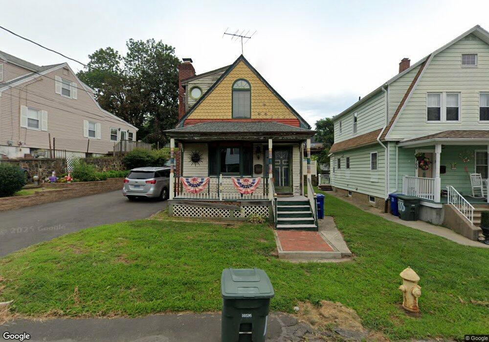 110 Robin St, Bridgeport, CT 06606 - photo 1