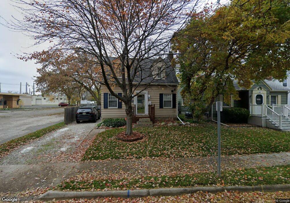 521 E Greenlawn Ave, Lansing, MI 48910 - photo 1