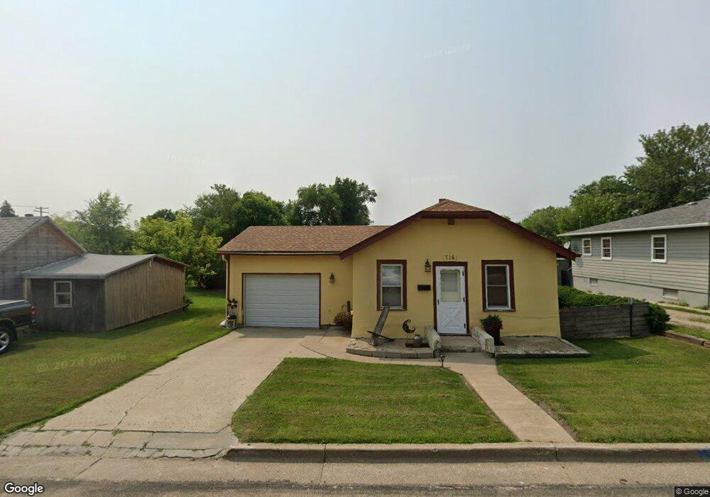 714 10th Ave SE, Jamestown, ND 58401 - photo 1