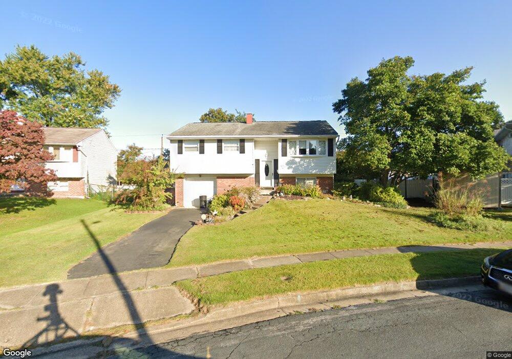 7002 Cresthaven Dr, Glen Burnie, MD 21061 - photo 1