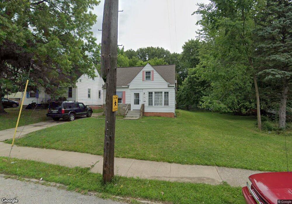 5331 Vine St, Maple Heights, OH 44137 - photo 1