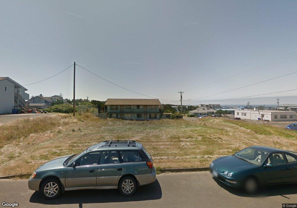 821 SW 10th St, Newport, OR 97365 - photo 1