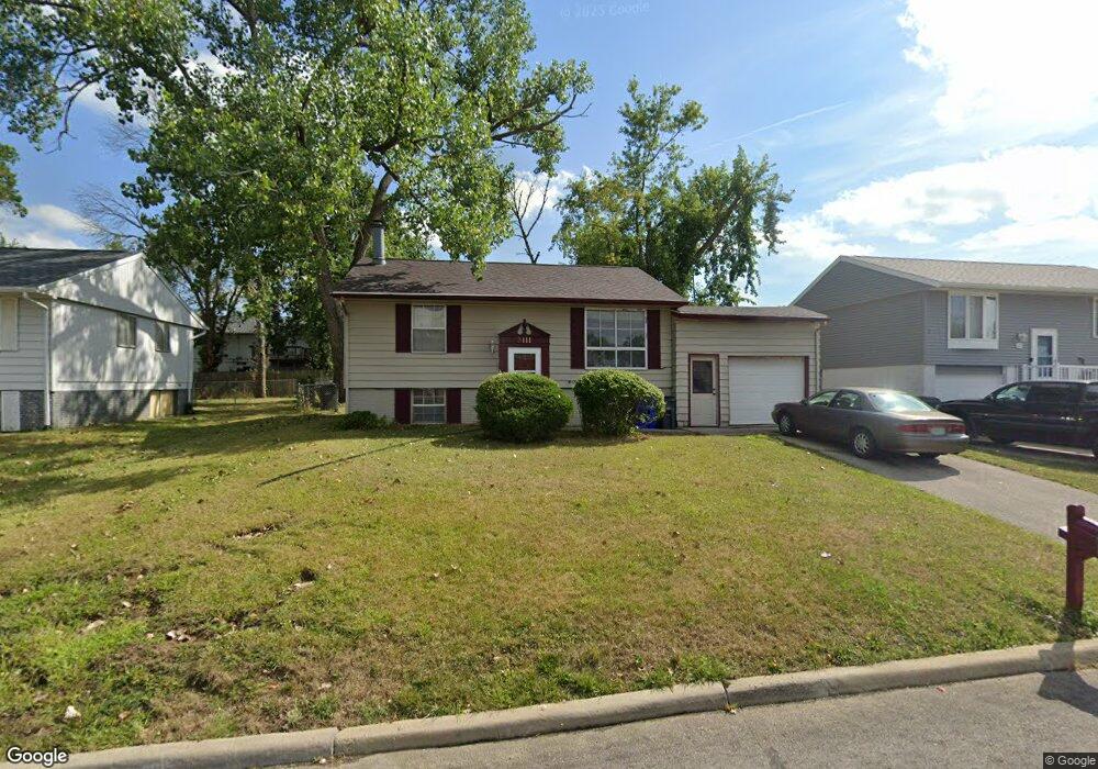 3111 Coral Ln SW, Cedar Rapids, IA 52404 - photo 1