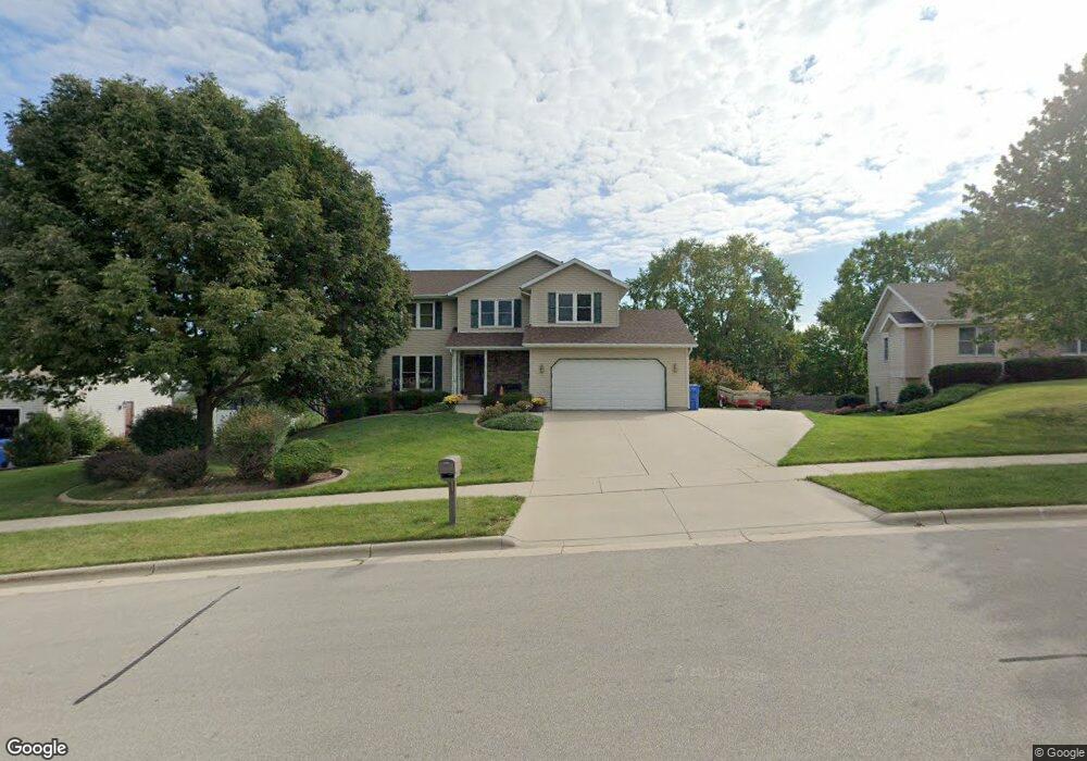 422 Oakwood Dr, Oregon, WI 53575 - photo 1