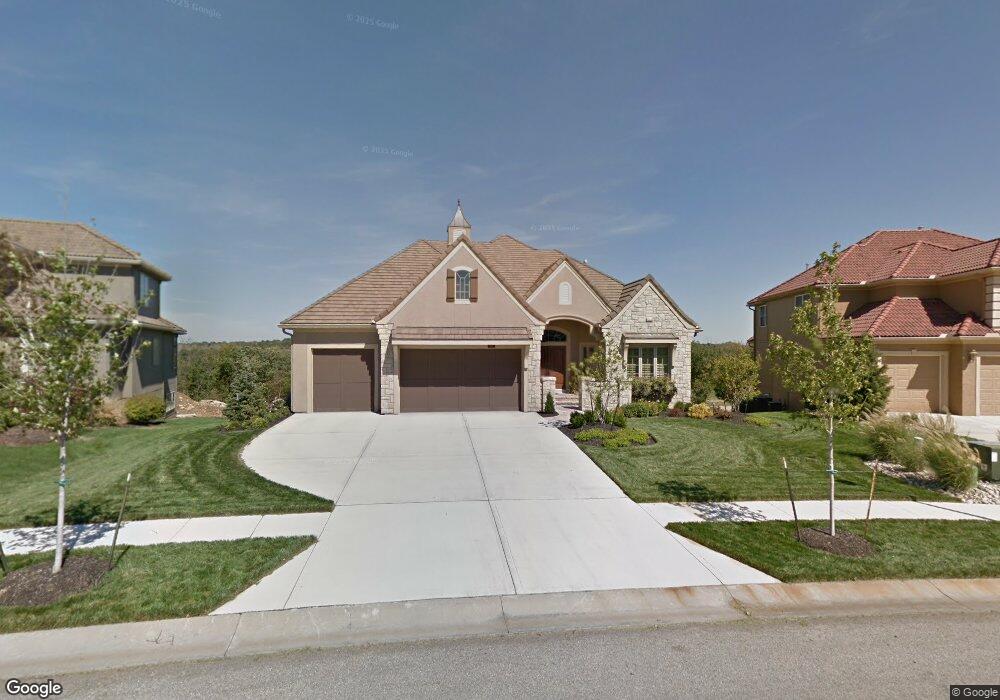 8947 Chestnut St, Lenexa, KS 66220 - photo 1