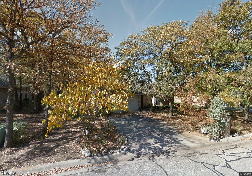 201 Camelot Dr, Weatherford, TX 76086 - photo 1