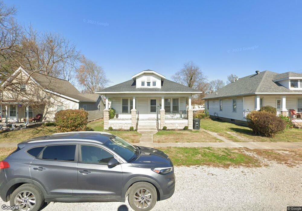802 W Clinton Ave, Effingham, IL 62401 - photo 1