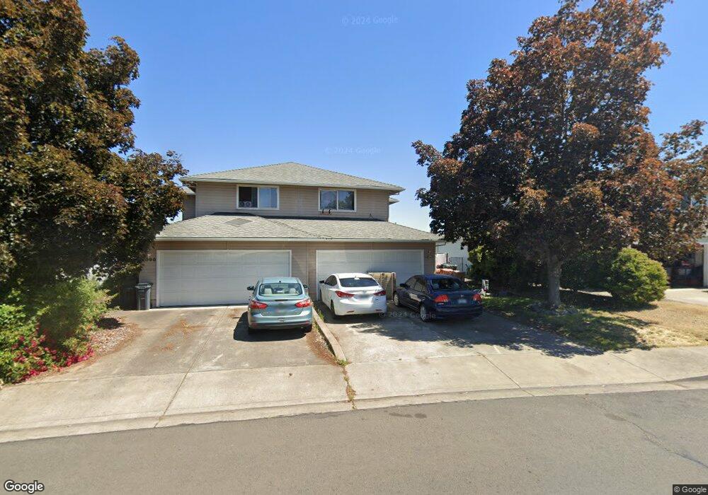 1098 Glengrove Ave, Central Point, OR 97502 - photo 1