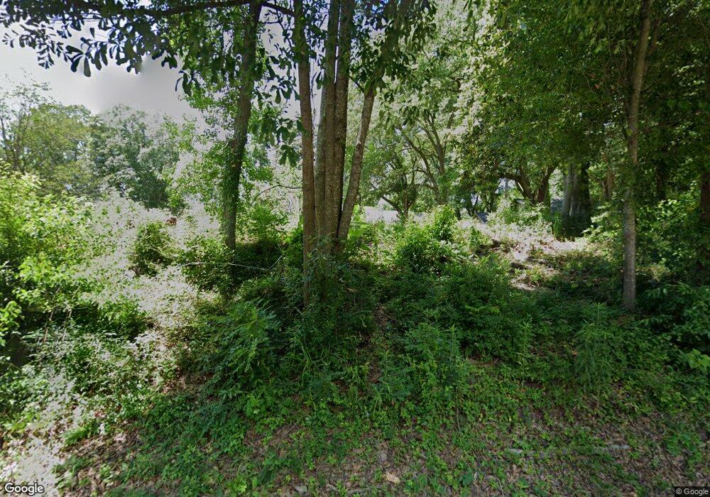 1024 N 13th Ave, Laurel, MS 39440 - photo 1