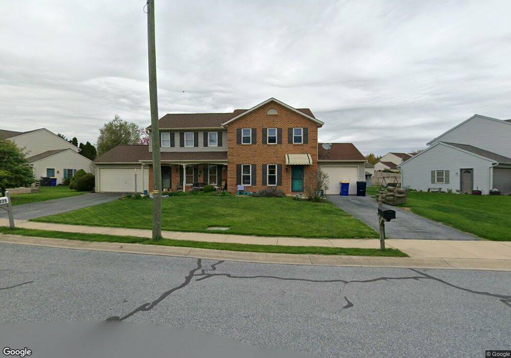 221 Zwecker Cir, New Holland, PA 17557 - photo 1