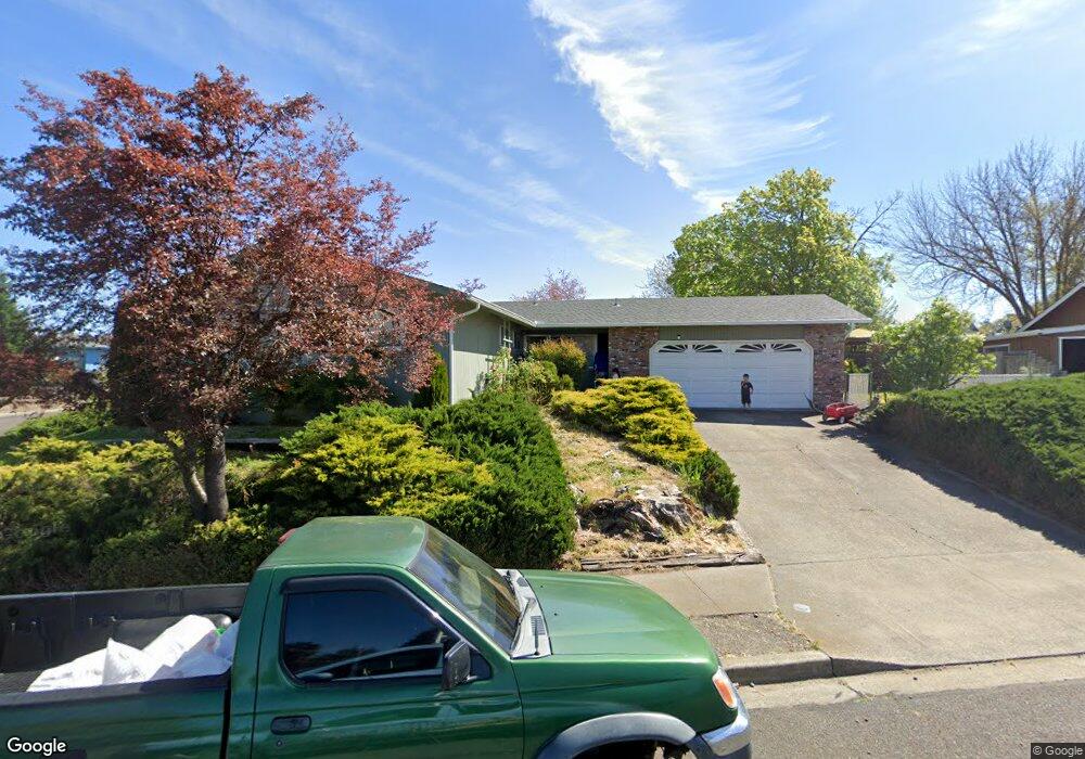 620 N 5th St, Central Point, OR 97502 - photo 1