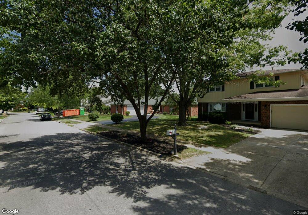 5104 Pebble Ln, Columbus, OH 43220 - photo 1