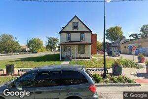 402 7th St, Moline, IL 61265