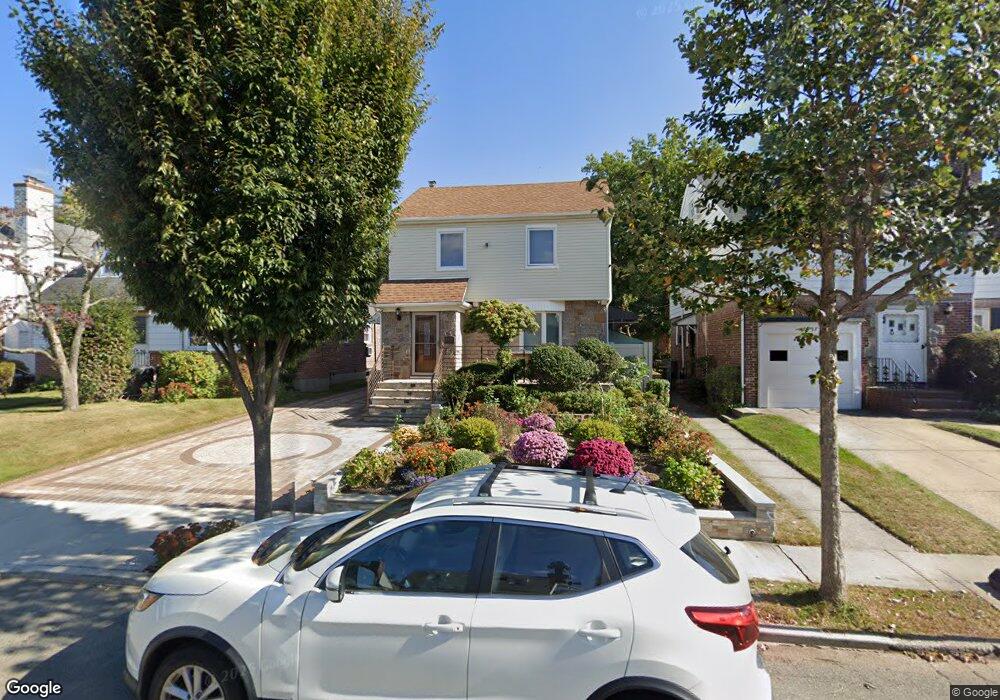 7533 186th St, Fresh Meadows, NY 11366 - photo 1